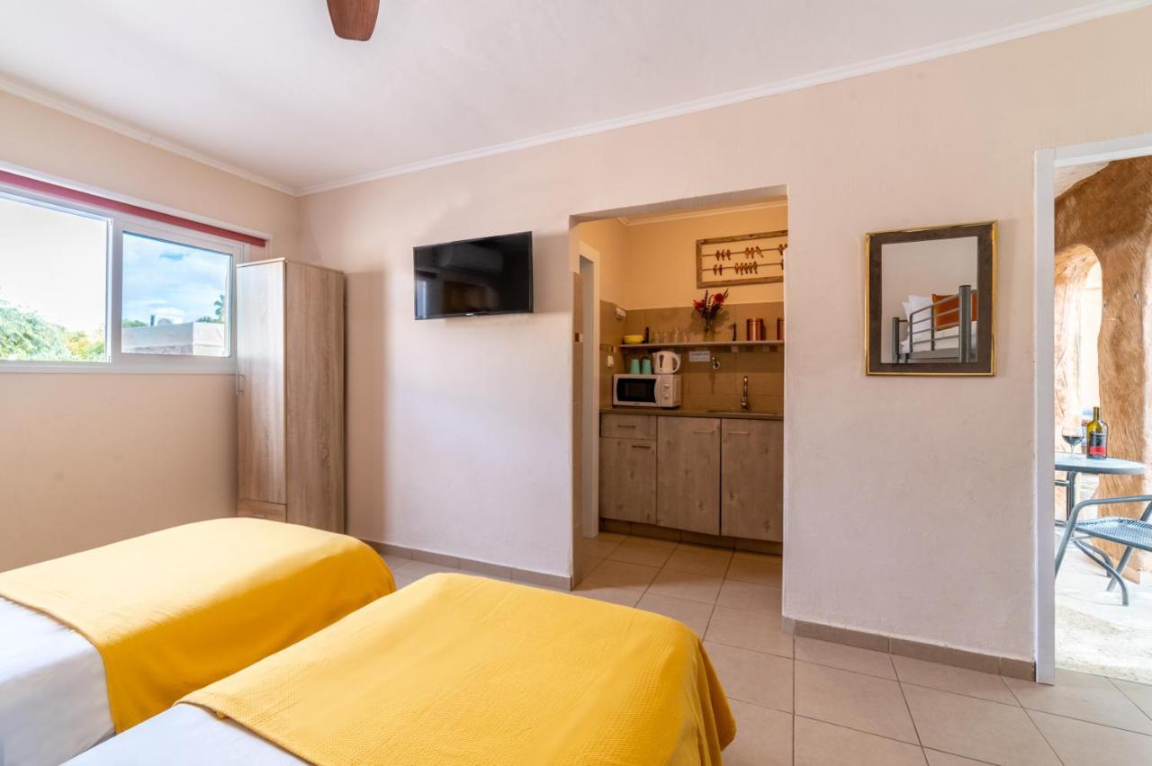 Lotan Desert Travel Hotel Nahal Ya'alon ภายนอก รูปภาพ