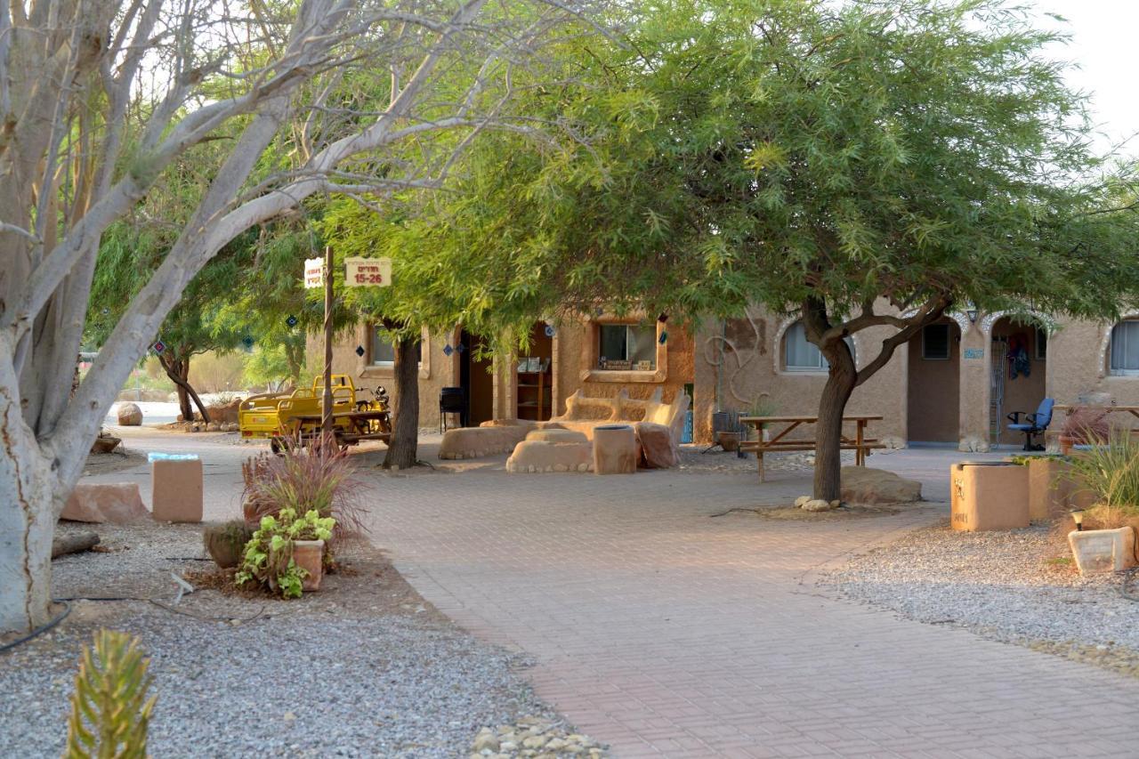 Lotan Desert Travel Hotel Nahal Ya'alon ภายนอก รูปภาพ